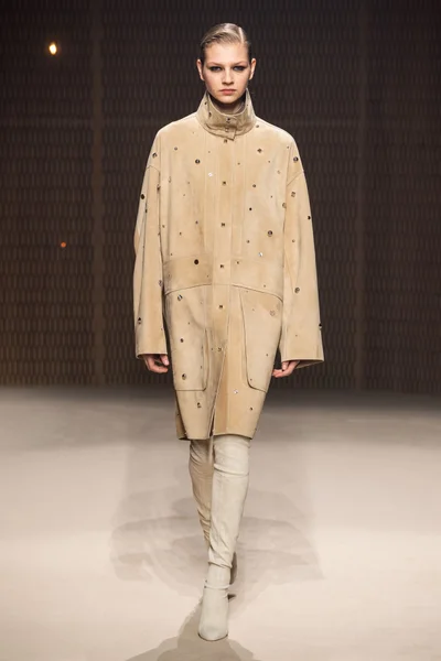 Look 4